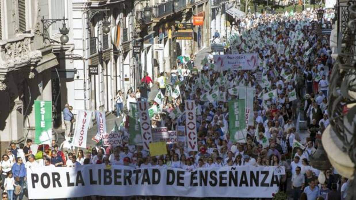 Imagen de la manifestación en Valencia por la libertad de enseñanza