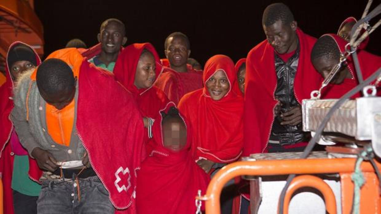 Más de 370 inmigrantes rescatados en las costas españolas en el fin de semana