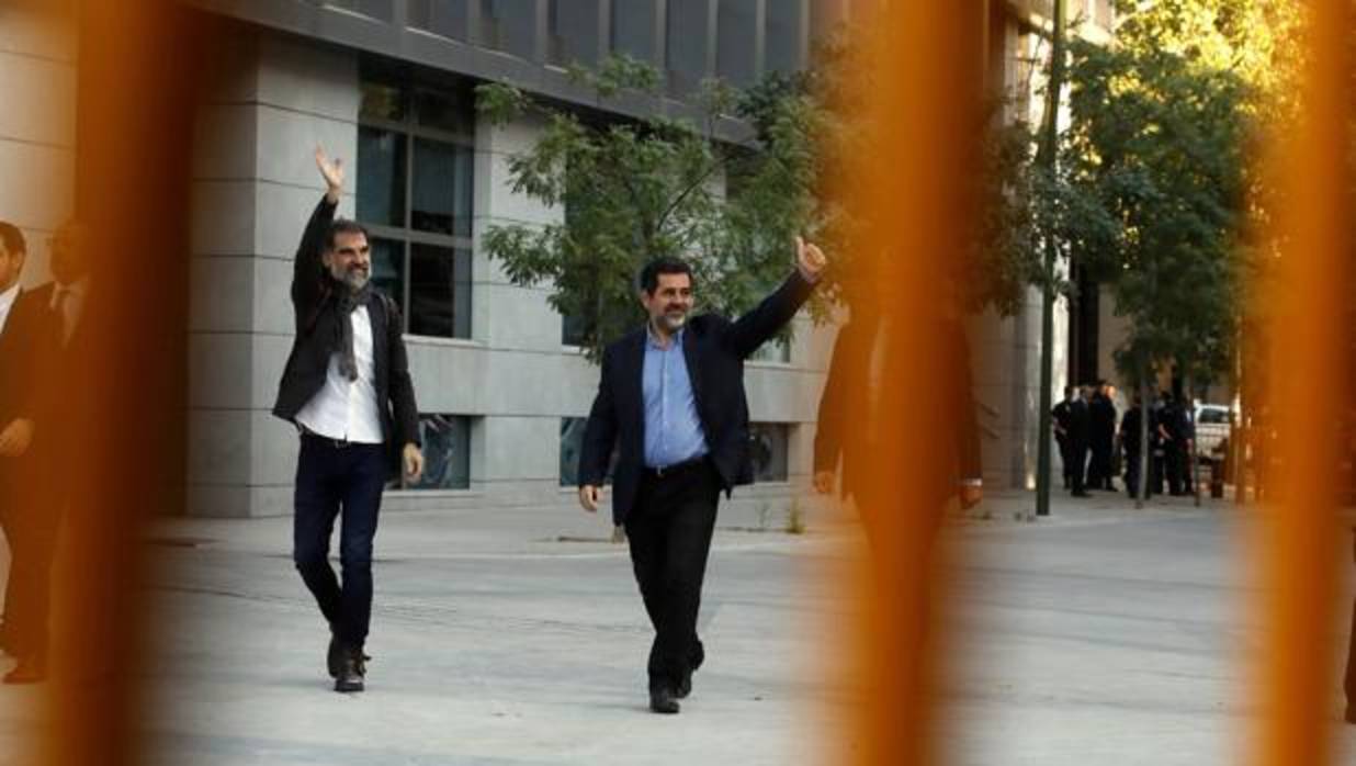 Imagen de Cuixart y Sánchez tomada este lunes a su llegada a la Audiencia Nacional