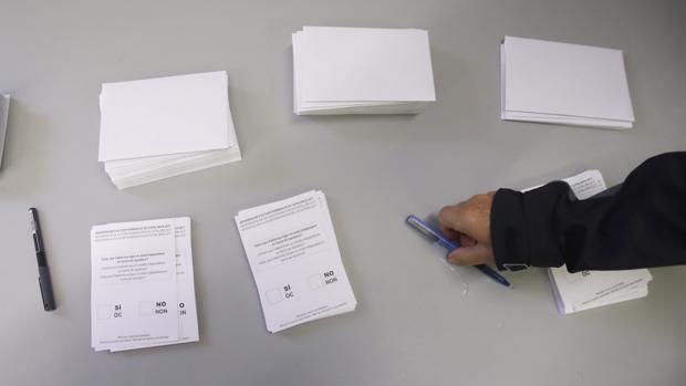 La Guardia Civil cita como testigos a responsables de medios que difundieron la campaña institucional del 1-O