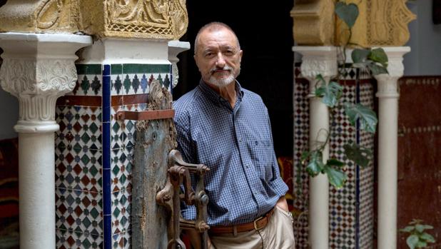 Arturo Pérez-Reverte, premio Barcino de Novela Histórica