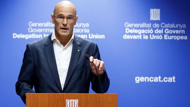 Romeva asegura en Bruselas que la Generalitat «no se echará atrás» si el Gobierno aplica el 155