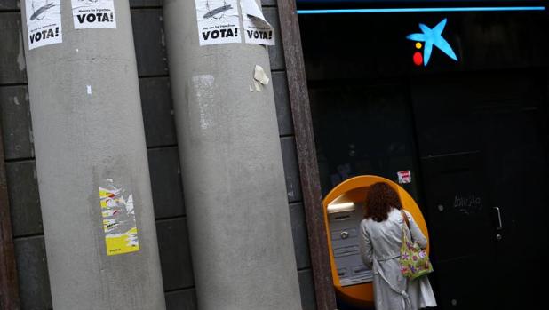 Escasa repercusión del intento de boicot independentista a la banca