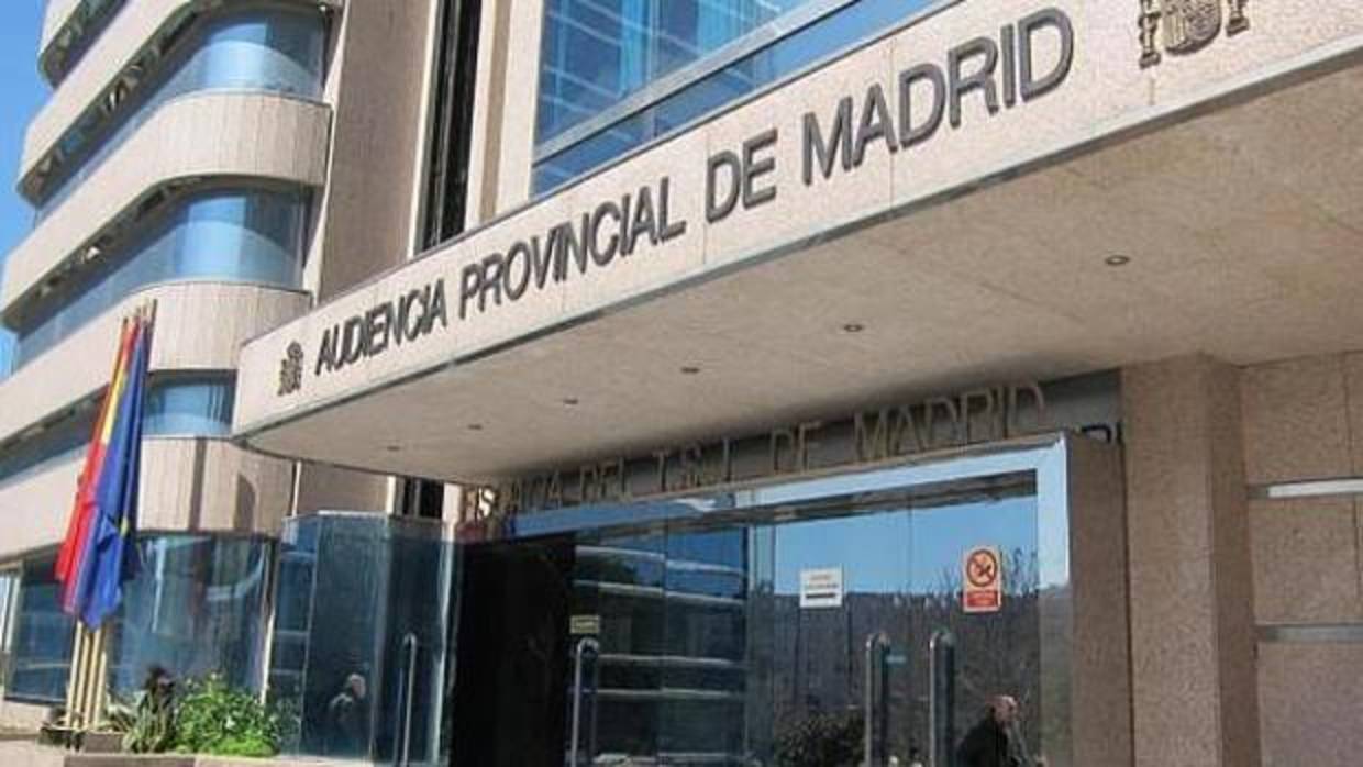 Fiscalía pide 25 años de cárcel para un hombre acusado de degollar a expareja por celos