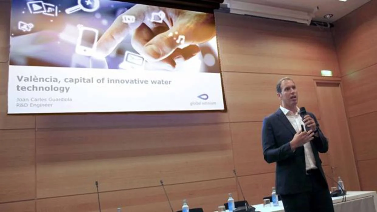 Imagen del congreso durante la ponencia ponencia «València, capital of innovative water technology»