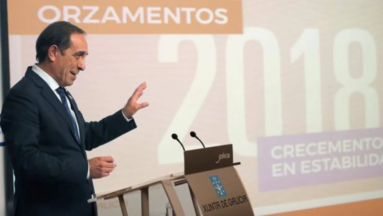 El conselleiro de Facenda, Valeriano Martínez, tras el Consello de la Xunta