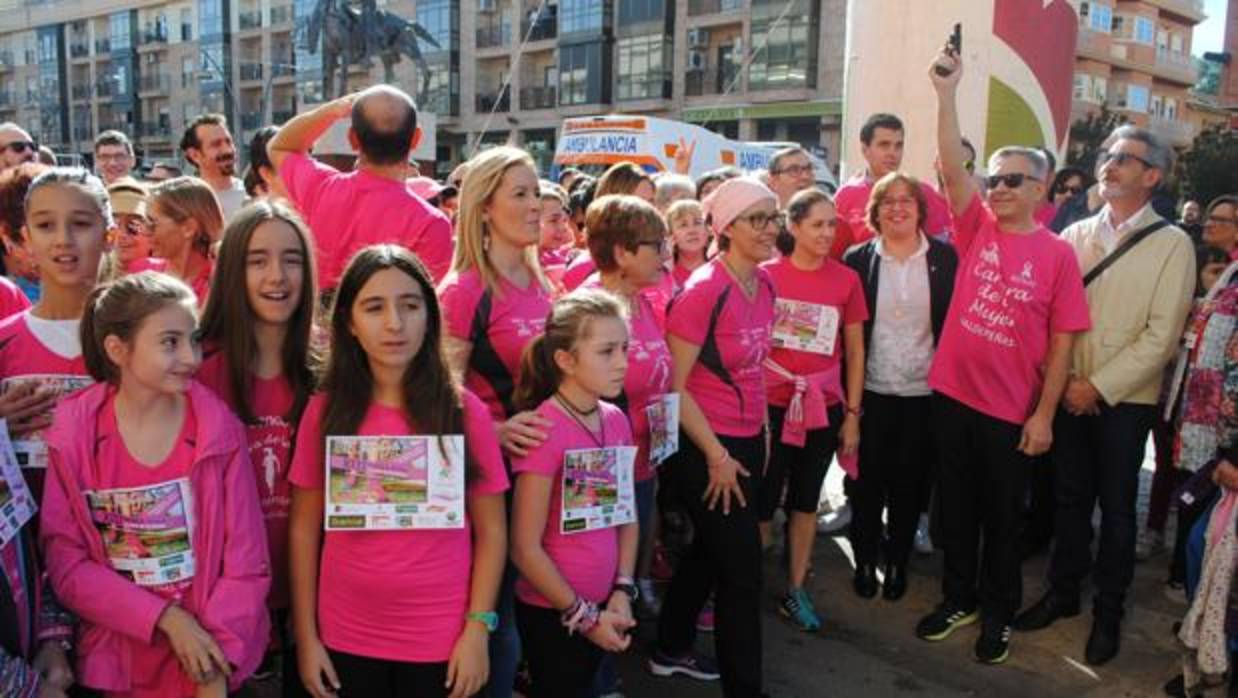 Marea rosa contra el cáncer de mama