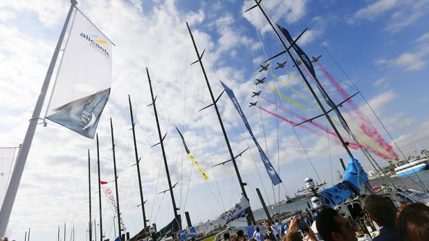 Más de 100.000 amantes de la vela despiden en Alicante a los barcos de la Volvo Ocean Race