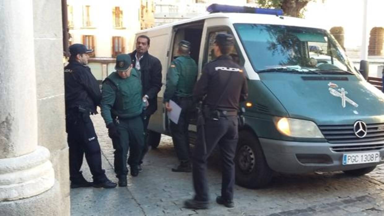 El acusado, la mañana de este miércoles al llegar a la Audiencia Provincial de Toledo