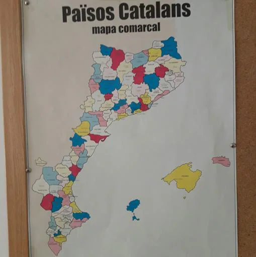 Detalle del mapa político sin información lingüística con las comarcas de los «países catalanes»