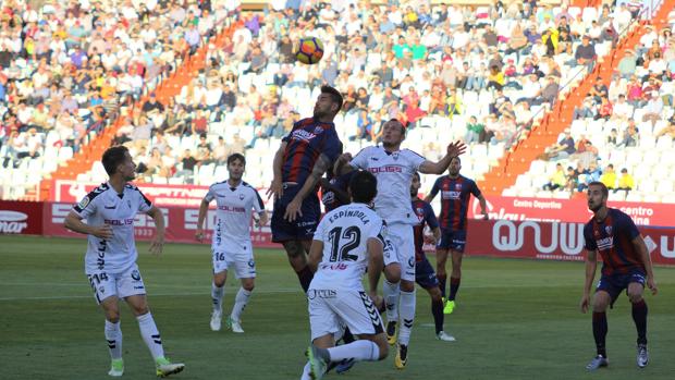 0-0: El Albacete mereció más premio ante un Huesca inofensivo