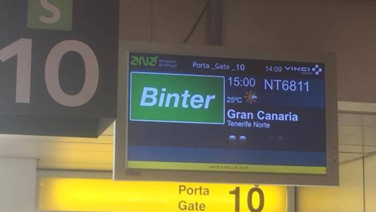 Pantalla del aeropuerto de Lisboa este domingo