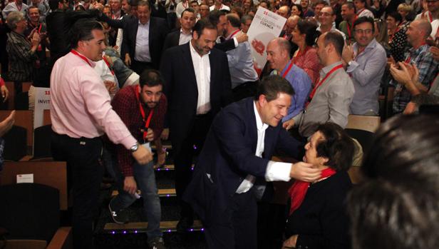 Page, reelegido líder del PSOE regional con el 78,65% de los votos