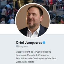 Puigdemont, Junqueras y Romeva se resisten en Twitter a quitarse el cargo que ya no ocupan