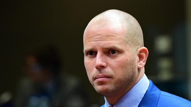 El político belga que ofrece asilo a Puigdemont fue condenado por no acoger a una familia siria