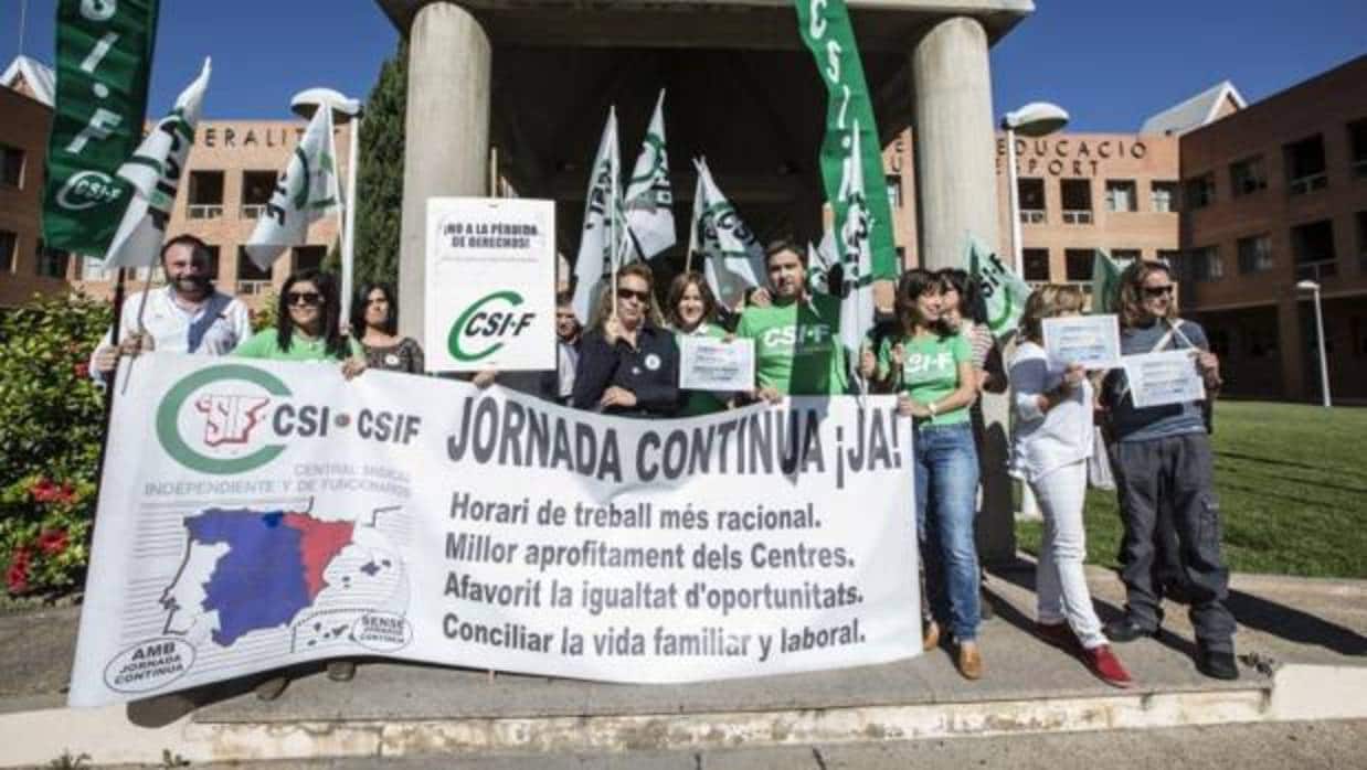 Representantes del CSI-F en Valencia durante una protesta, en imagen de archivo