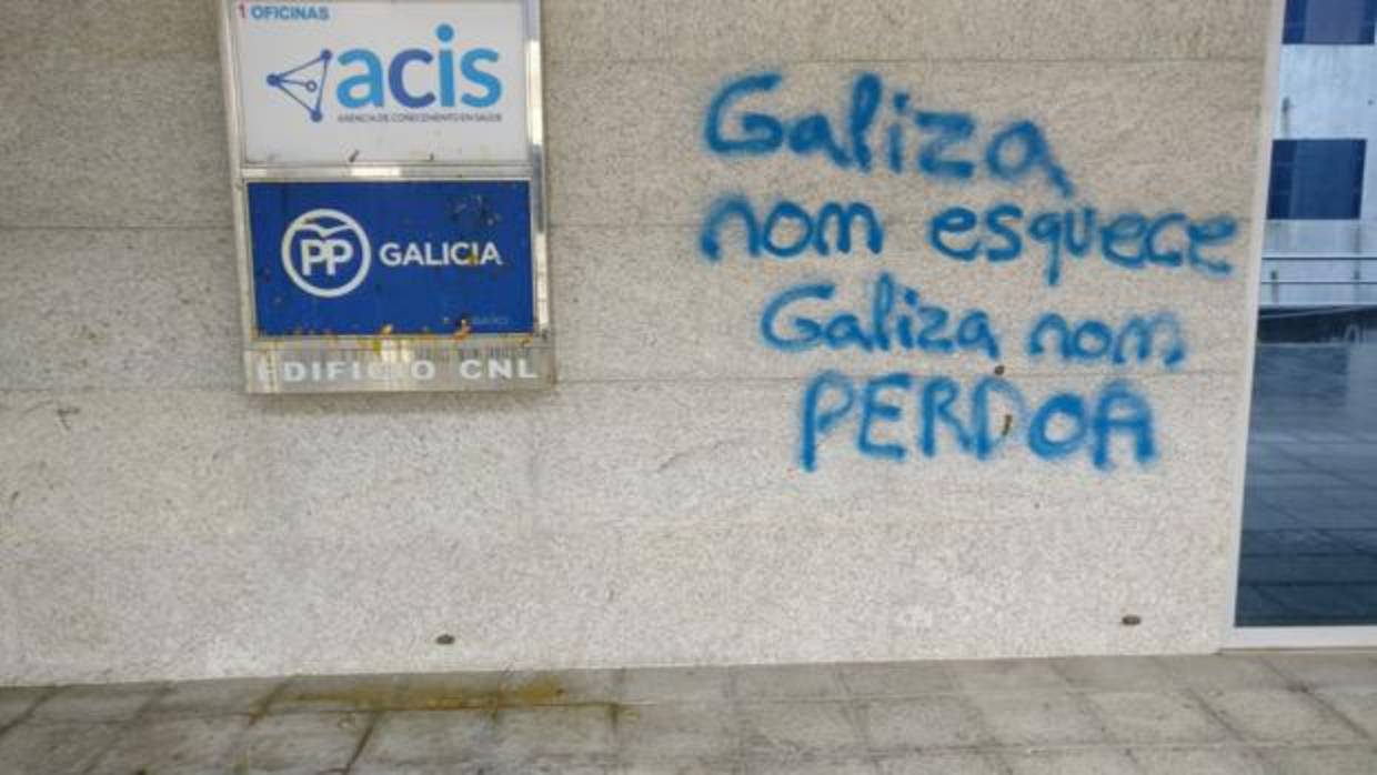 Las pintadas en la sede del PPdeG