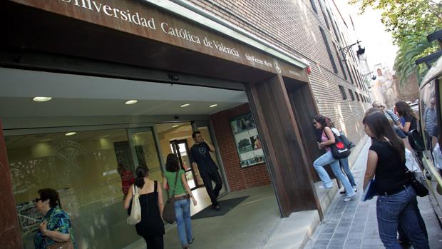 El TSJ rechaza recurso de la Universidad Católica contra la orden que regula la concesión de becas