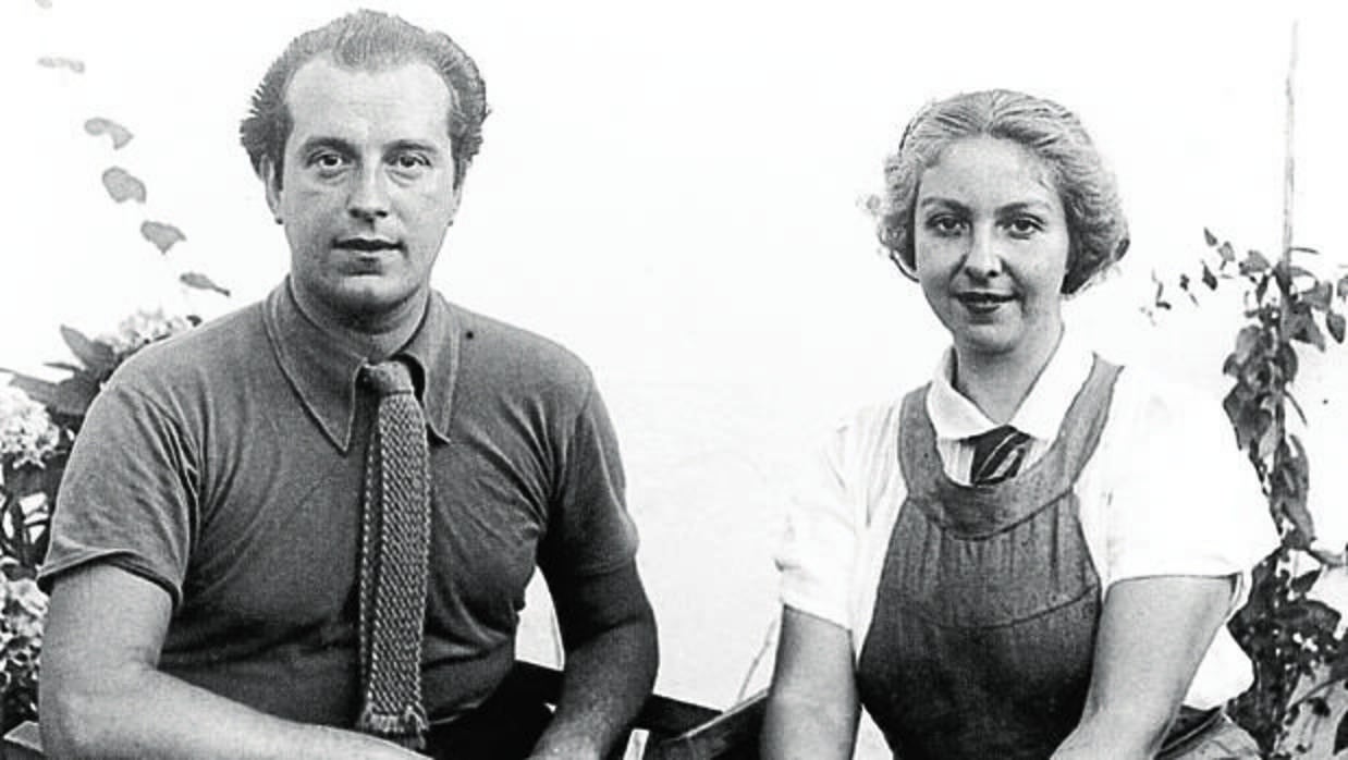 Maria Teresa León, junto a Rafael Alberti