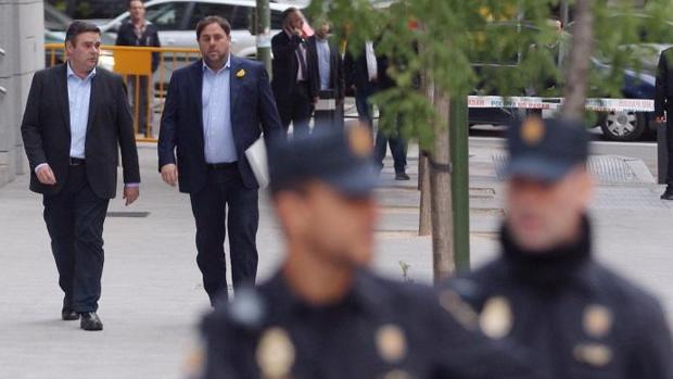 La Policía archiva el expediente a los agentes que se burlaron de Junqueras llamándole «osito»