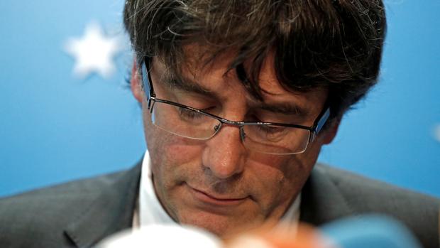 La Fiscalía belga deja para «mañana o el lunes» la designación del juez que citará a Puigdemont