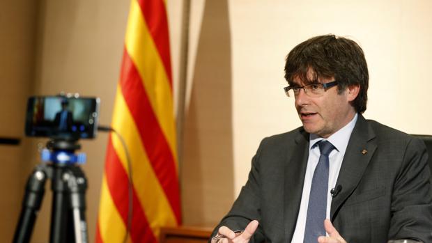 Puigdemont podrá hacer campaña desde Bruselas al no fijar el juez restricciones «políticas ni mediáticas»