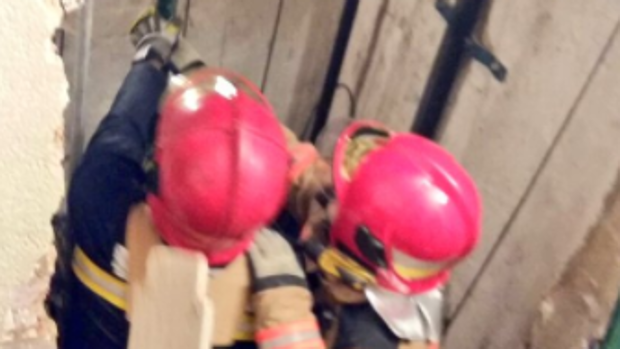 Un operario muere aplastado en el ascensor que estaba reparando en Castellón