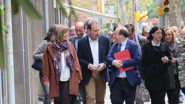El alcalde de Gimenells (Lérida) deja el PSC y ficha como número dos del PP por Lérida