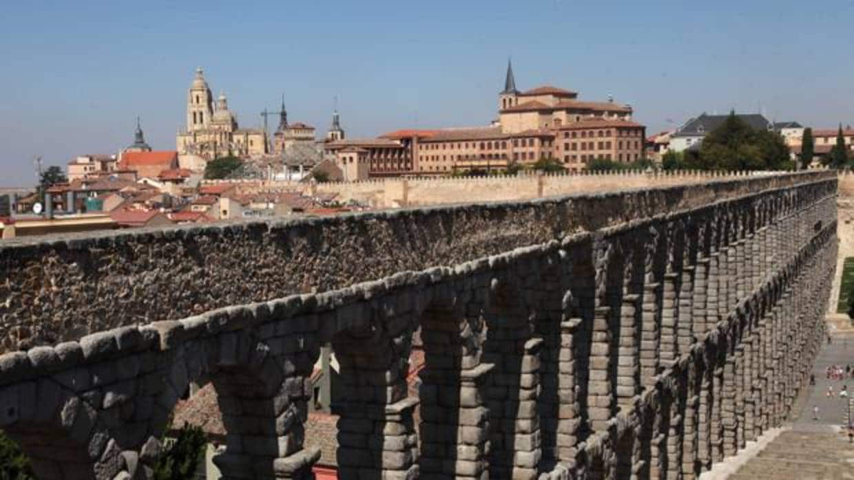 El Acuecto y la Ciudad Vieja de Segovia, los lugares Patrimonio preferidos por los viajeros en España