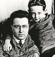Serge con su hijo Vlady en 1928