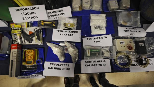 La policía francesa insiste en que ETA mantiene una cuarta parte de su arsenal