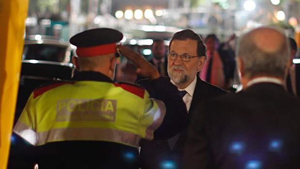 Rajoy asegura que hablará con todos tras las elecciones en Cataluña pero exigirá respeto a la ley