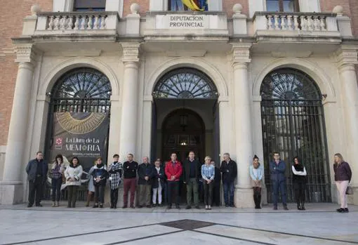 Imagen del minuto de silencio en la Diputación de Castellón