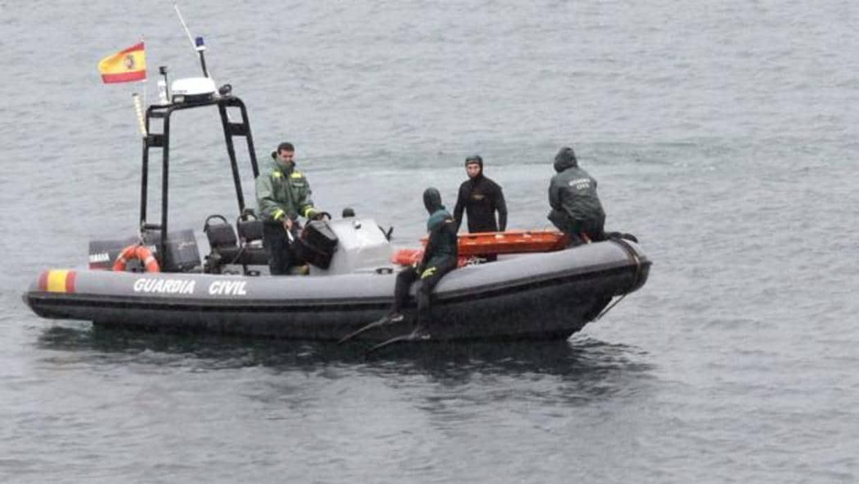Prisión provisional por intentar introducir 180 kilos de hachís en Ceuta mientras fingían pescar