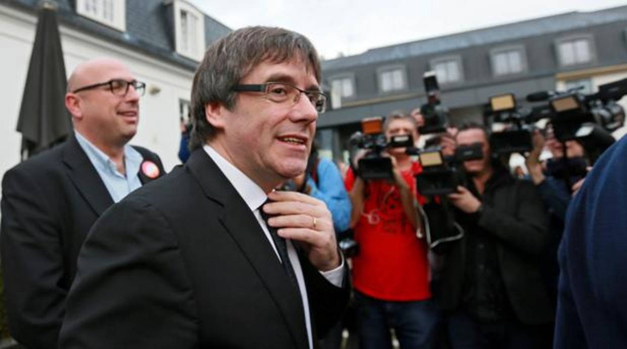 Puigdemont contradice a su propio partido y no renuncia a la vía unilateral