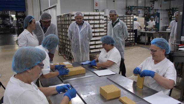 El turrón de Jijona y Alicante vuelve más fuerte esta Navidad