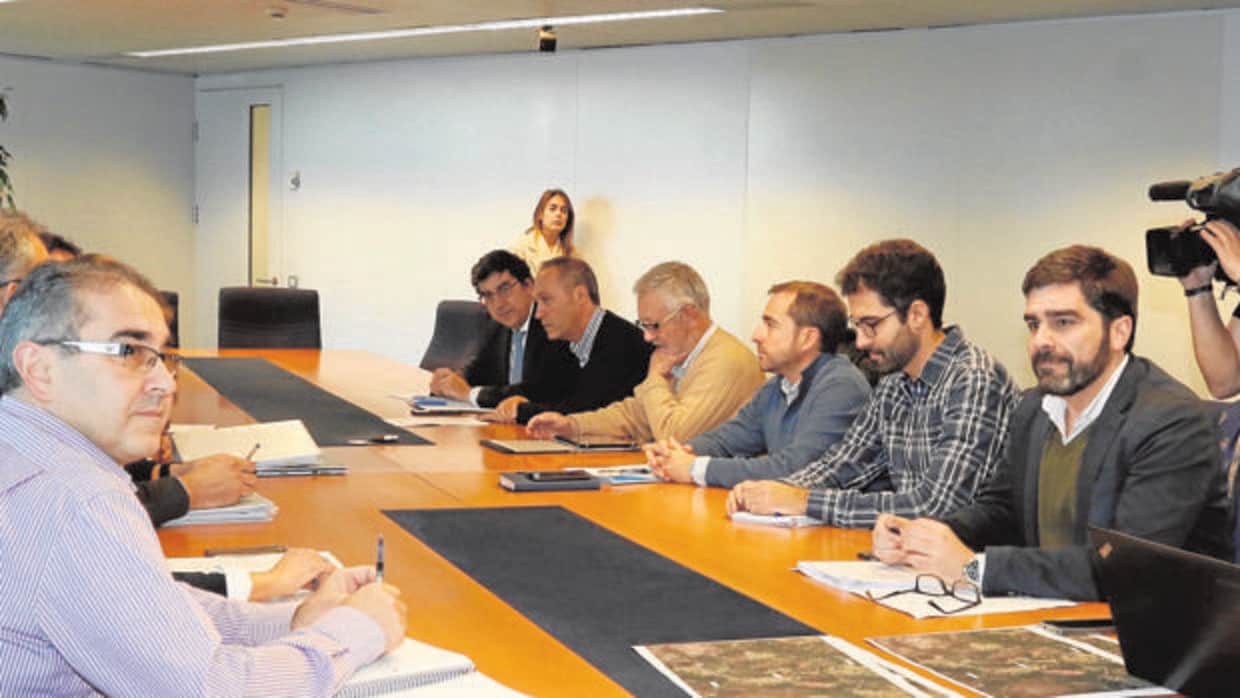 Reunión entre los municipios y Augas de Galicia