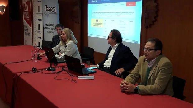 Consuelo Ordóñez y Gotzone Mora abren el ciclo de conferencias en centros educativos asociados a Feceval