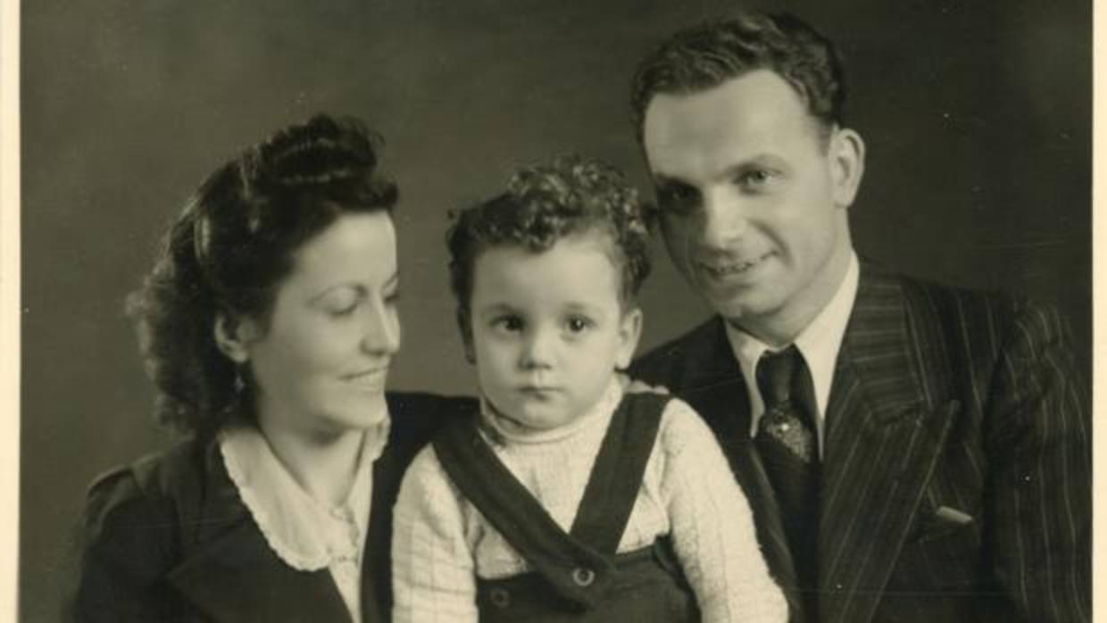 Margarita Ferrer, Rudolf Friemel y su hijo, en 1944
