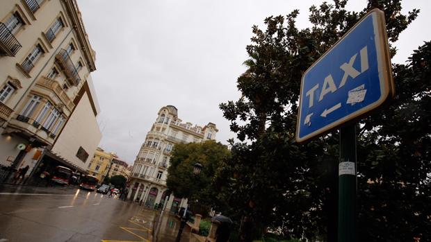 Los taxistas valencianos, en huelga de 20 horas este miércoles contra la liberalización de las VTC