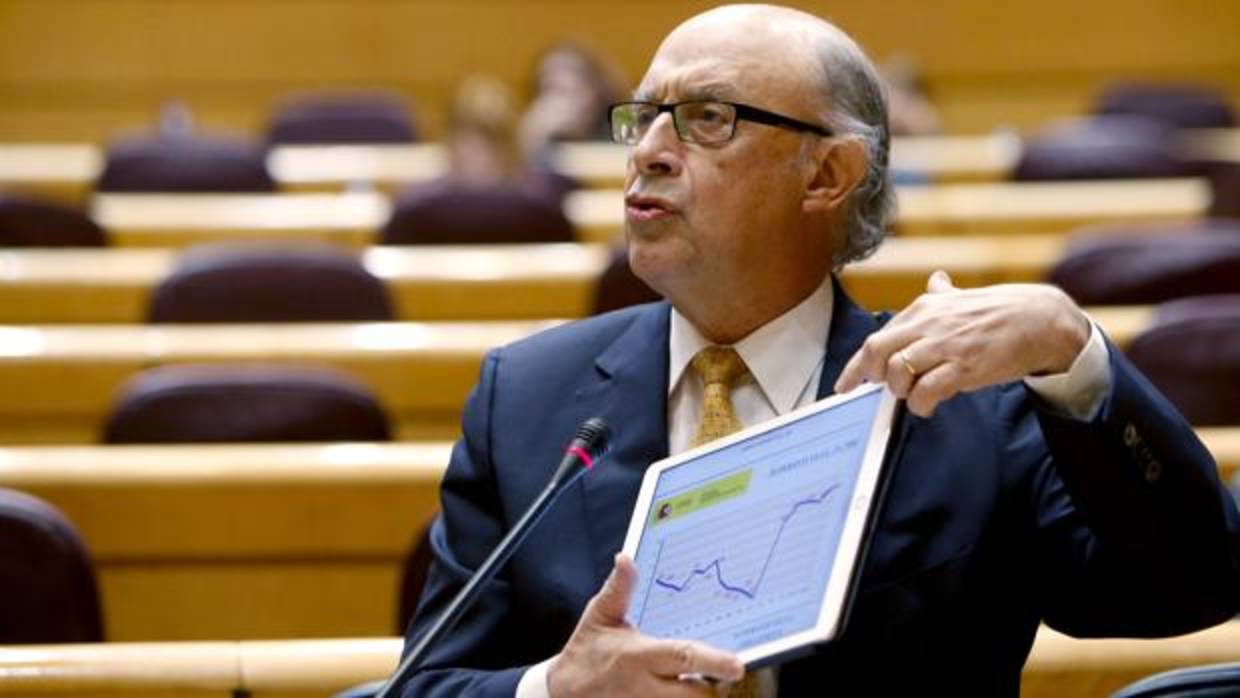 Cristóbal Montoro, ministro de Hacienda