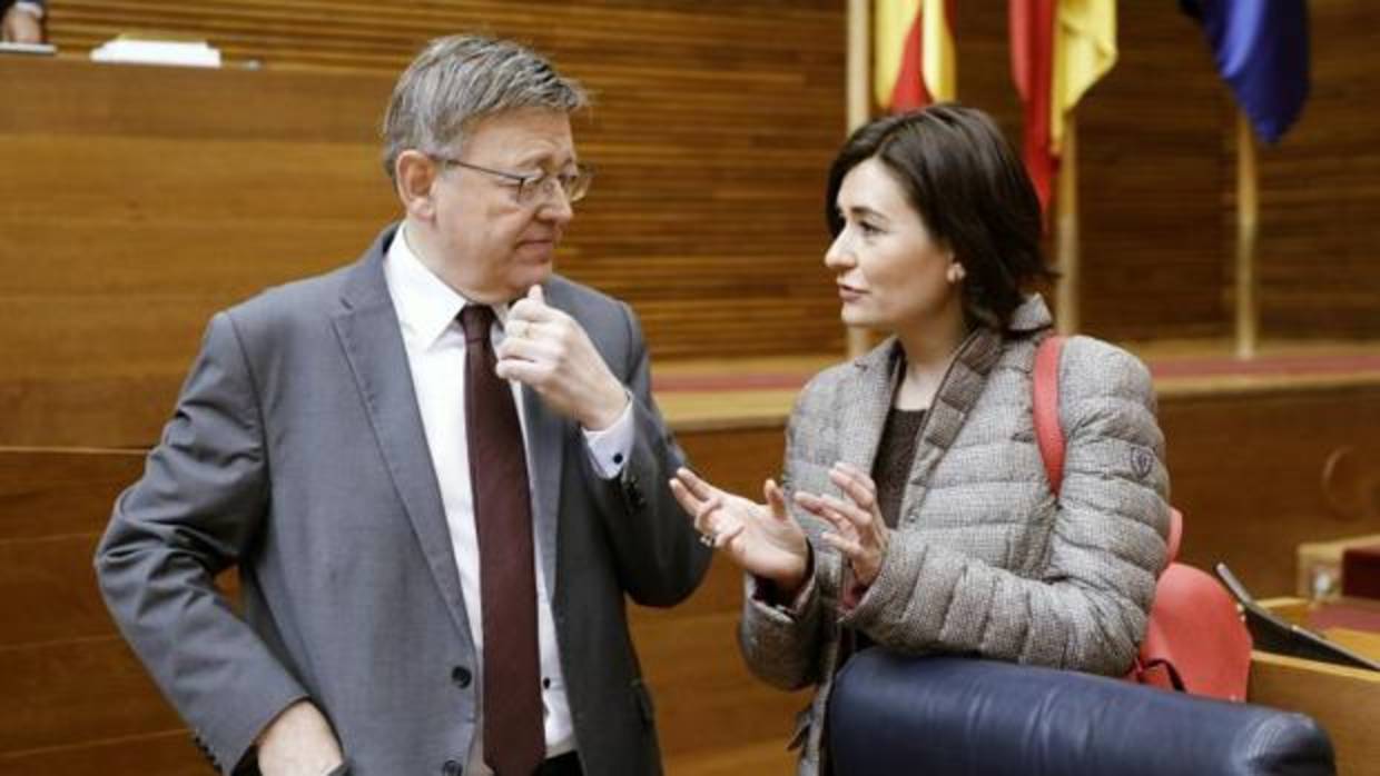 La consellera de Sanidad, Carmen Montón, con el presidente de la Generalitat Valenciana, Ximo Puig