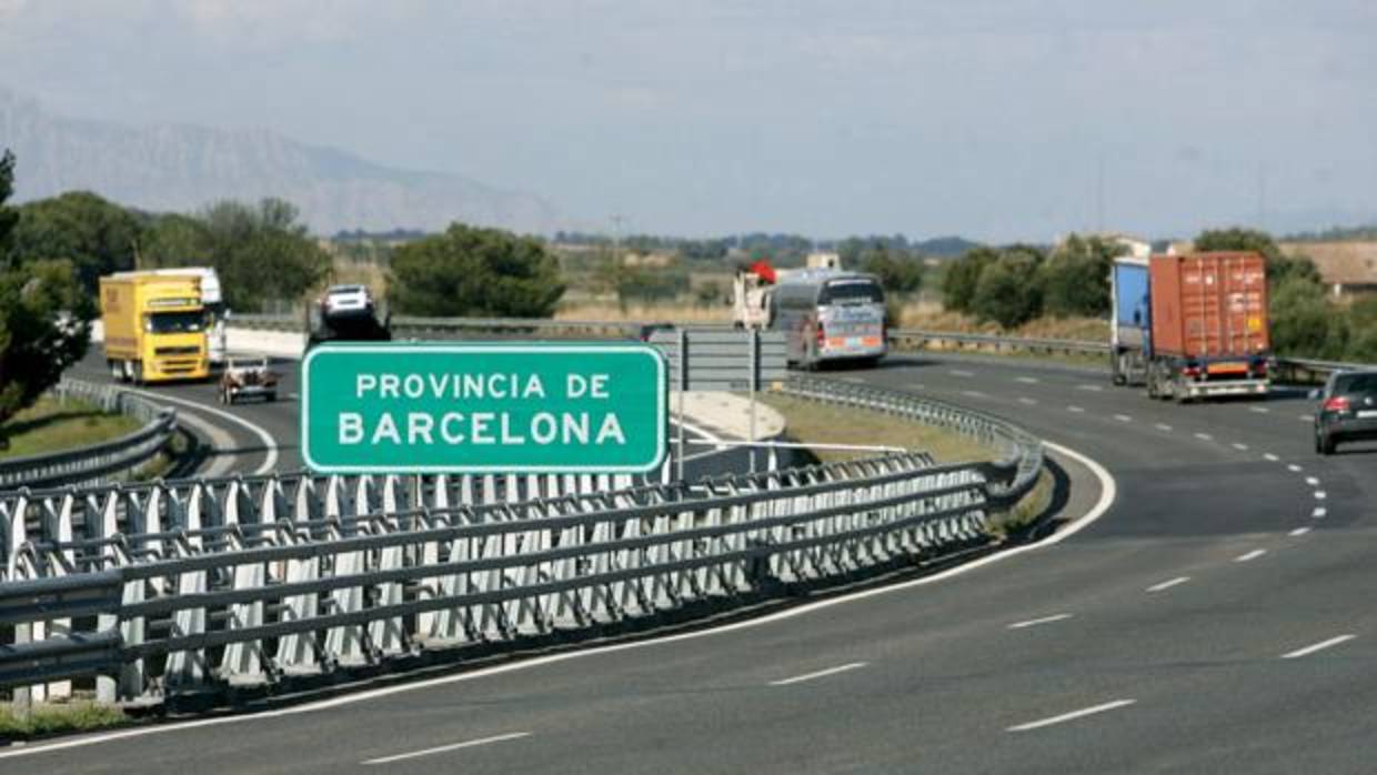 Imagen de la AP7 a la entrada de la provincia de Barcelona