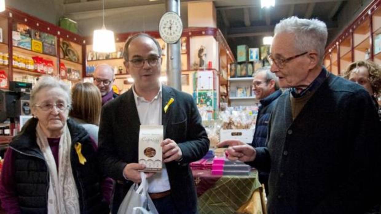 Turull, excarcelado el lunes, conversa con los padres de Puigdemont