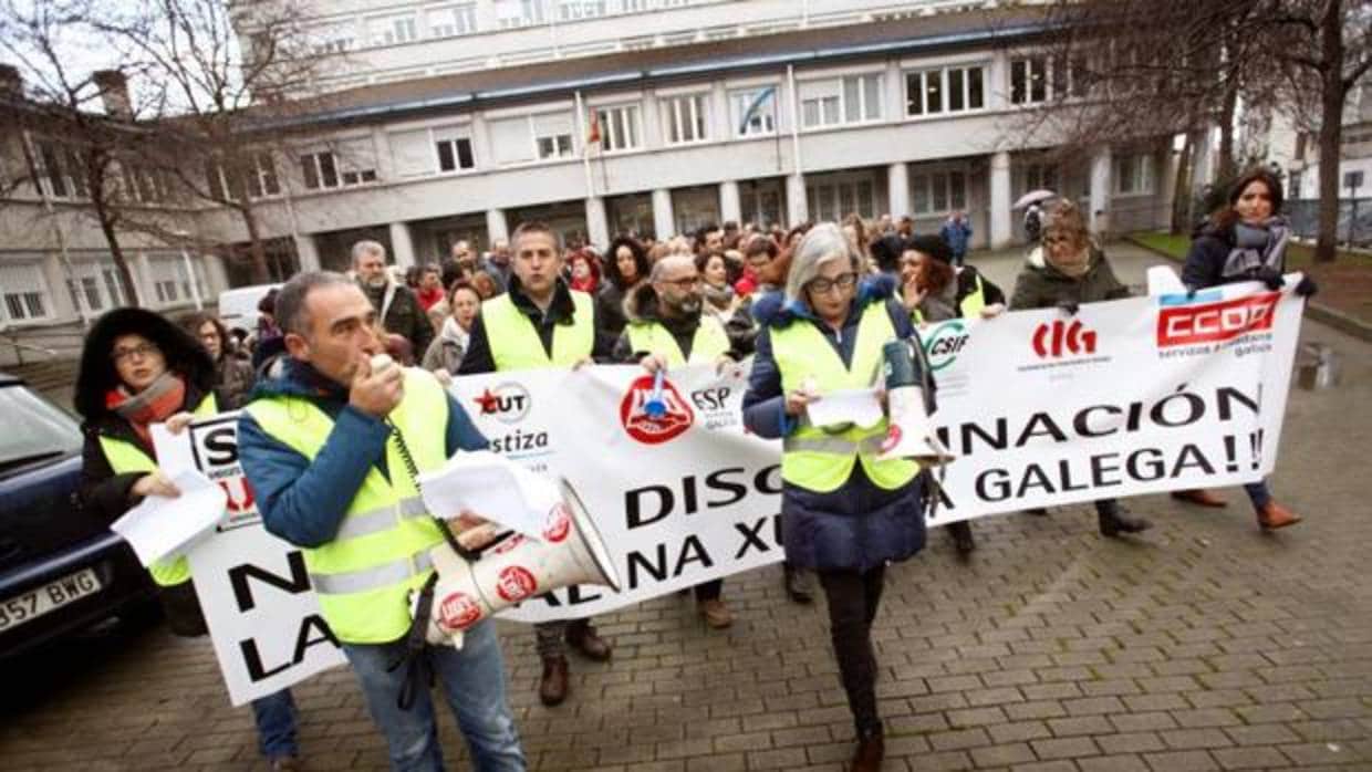 Protesta de las organizaciones sindicales en La Coruña