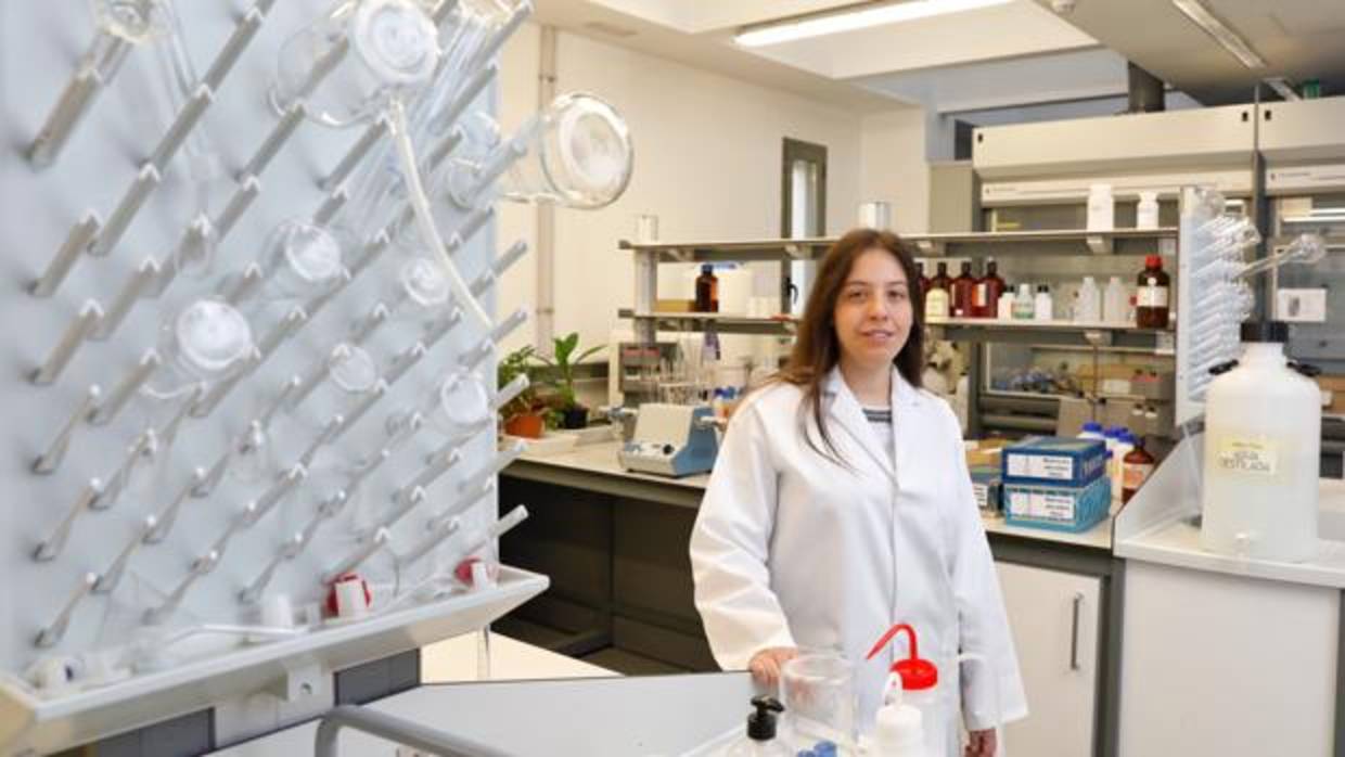 La joven investigadora Beatriz Ramis, en la Universidad de Valladolid