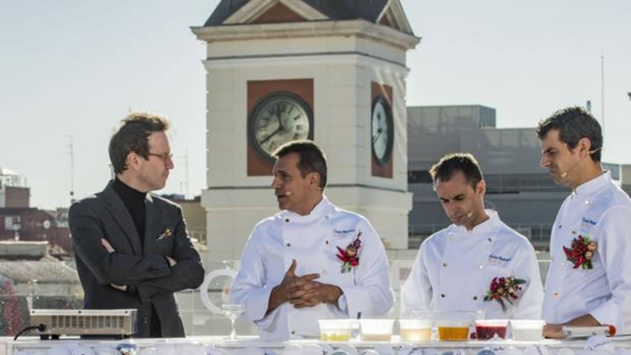 Los mejores cocineros brindan frente al reloj de Sol