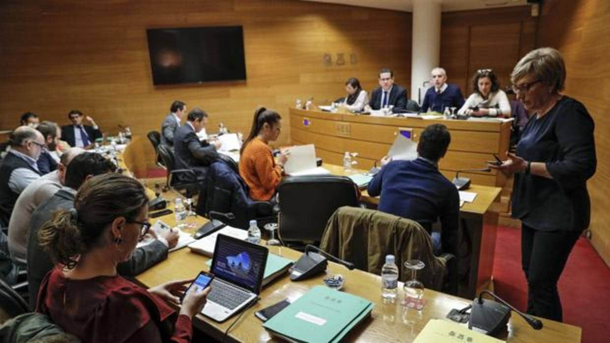 Imagen de la comisión de Economía de Las Cortes Valencianas celebrada este miércoles