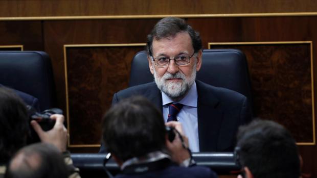 Rajoy reta a Iglesias a recurrir al TC si cree que no se cumple la Constitución en España