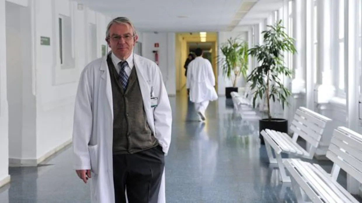 Josep Maria Gatell, fotografiado en el Hospital Clínic
